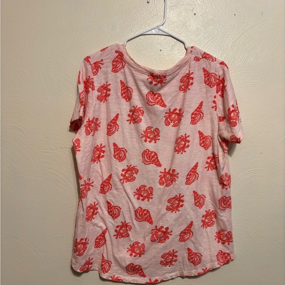 Pink Graphic T-Shirt with Red Crab Pattern - Picture 8 of 8